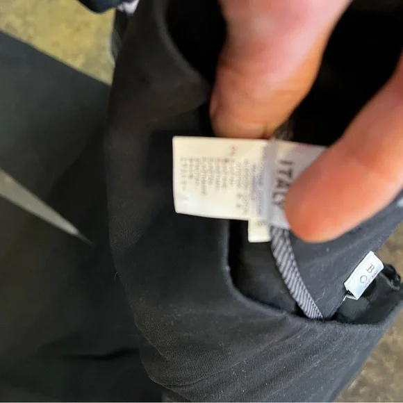 Brunello Cucinelli Black Cropped Pants with Slim Fit - Picture 3 of 7